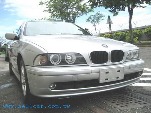 BMW 520iA 照片5